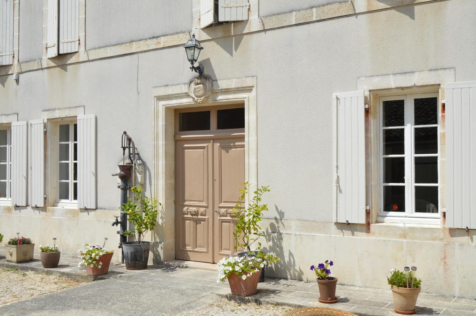 La Vieille Distillerie Le Tâtre Εξωτερικό φωτογραφία